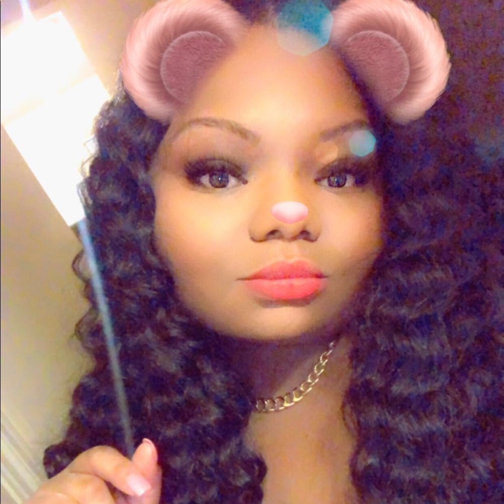 Meet your Posher, Alaina